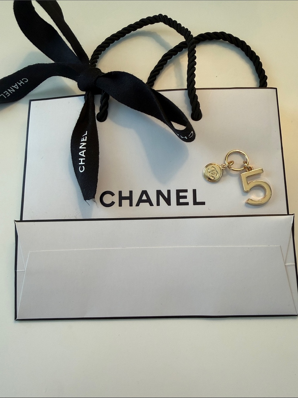 Authentic CHANEL Beauty Holiday Limited Edition Gold No. 5 Charm Set + Gift Bag